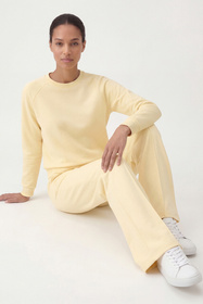Vivisence 9208kmpl komplet dresowy bluza i spodnie w kant bananowy