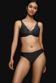 Biustonosz usztywniany Triumph 10219710 Body Make-Up Illusion Lace WP 0004-black 