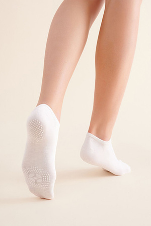 Skarpety stopki do jogi, pilatesu Gabriella SW014 bianco